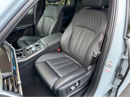 2024 BMW X5 ***SOLD***50E M SPORT//INCREDIBLE SPECIFICATION// VERY LOW MILEAGE//IMMACULATE THROUGHOUT//SIMI AND AA DEALER thumbnail