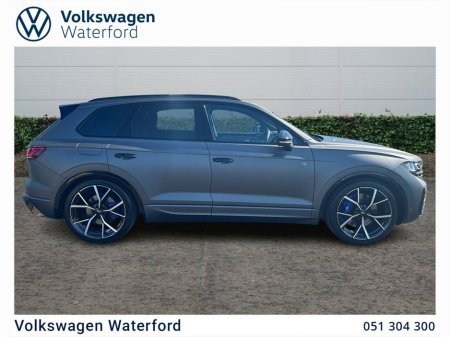 2025 Volkswagen Touareg 3.0 TSI PHEV 462HP R €115,975