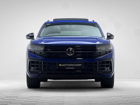 2025 Volkswagen Touareg R V6 3.0 TSI PHEV 462HP €89,990 thumbnail