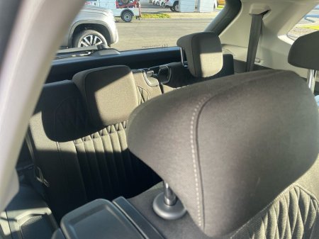 2024 Volkswagen Tiguan Allspace 2.0 TDI 150HP Life DSG €44,975 thumbnail