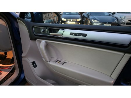 2015 Volkswagen Touareg CV 3.0 TDI 262BHP V6 5 SEATS €24,500 thumbnail