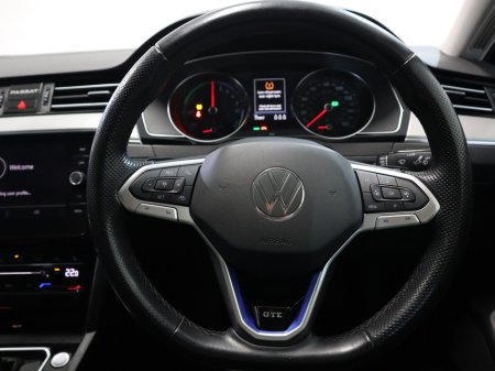 2021 Volkswagen Passat *111* GTE S-A DSG €22,900 thumbnail