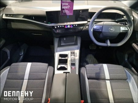 2026 Opel Grandland Elegance 1.2 136 MHEV €172 P/W €45,095