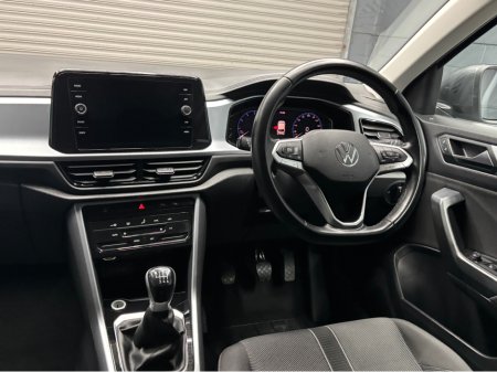 2022 Volkswagen T-Roc LIFE 1.0 TSI MANUAL 6SPEED FWD 1 €24,960 thumbnail