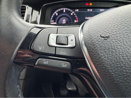 2017 Volkswagen Golf 1.6 TDi HIGHLINE 115 BHP 5dr €16,950 thumbnail