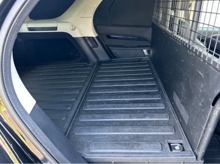 2020 Land Rover Discovery 3.0 SD6 SE COMMERCIAL €33,950 thumbnail