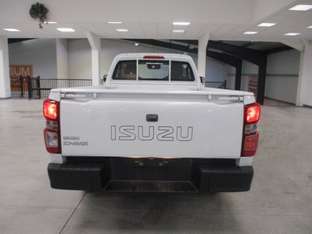 2026 Isuzu D-MAX  €36,199 thumbnail