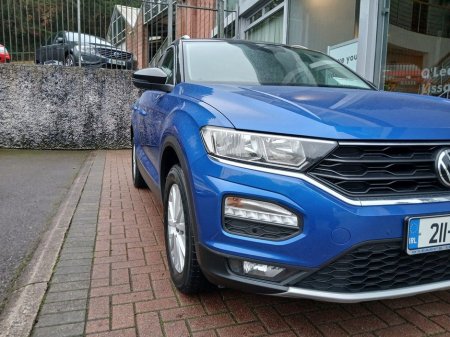 2021 Volkswagen T-Roc 1.0 TSI 110bhp Design, Ravenna Blue with Black Roof, Rear Camera. €23,900 thumbnail