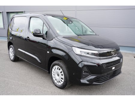 2026 Opel Combo SPORTIVE 1.5 D-TURBO €25,000