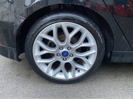 2017 Ford Focus 1.5 ST-LINE TDCi 120 €13,995 thumbnail