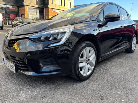 2022 Renault Clio Dynamique SCe 65 €14,000