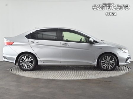 2017 Honda Grace GRACE DAA GM4 4 DR AUTO €15,480