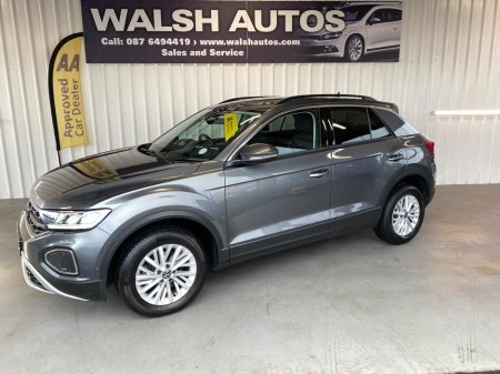 2023 Volkswagen T-Roc LIFE 1.0 TSI MANUAL 6SPEED FWD 110HP 5 €27,450 thumbnail