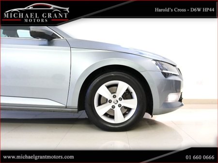 2018 Skoda Superb 1.6 TDI 120BHP STYLE ESTATE / IRISH CAR / FULL HISTORY €18,950 thumbnail