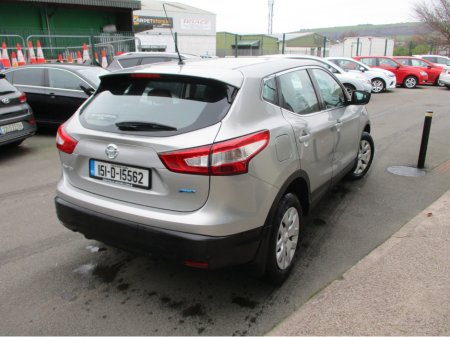 2015 Nissan Qashqai 1.5 DSL XE SAFETY PK 4 4DR €9,950 thumbnail
