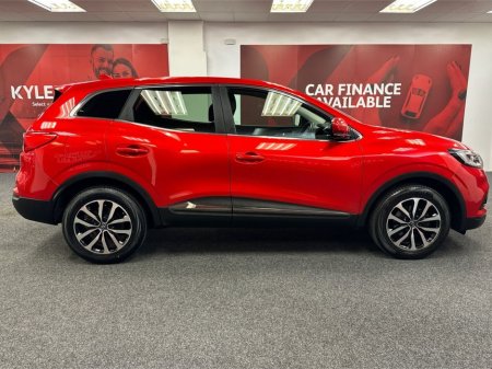 2022 Renault Kadjar EQUILIBRE TCE 140 - 17'' ALLOY WHEELS - PARKING SENSORS - PRIVACY GLASS - REVERSE CAMERA/360 PARKING RADAR €21,950