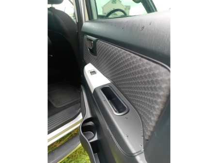 2015 Toyota Hilux ... €18,000