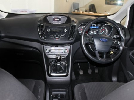 2017 Ford C-Max Zetec 1.5 TDCI 95PS M6 4DR €12,999 thumbnail