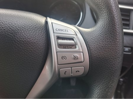 2016 Nissan Qashqai 1.6 DSL XE 4X4 VAN E6 4DR thumbnail