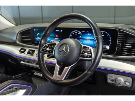 2019 Mercedes-Benz GLE Class GLE 300 d 4MATIC €49,950 thumbnail