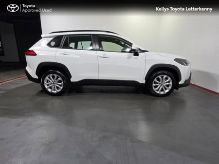 2025 Toyota Corolla Cross COROLLA CROSS 1.8 LUNA #174 €37,490 thumbnail