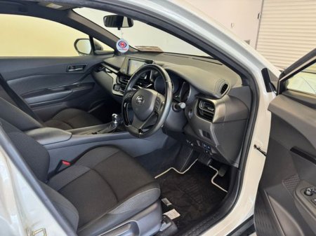 2018 Toyota C-HR 1.8 HYBRID LUNA €17,350 thumbnail