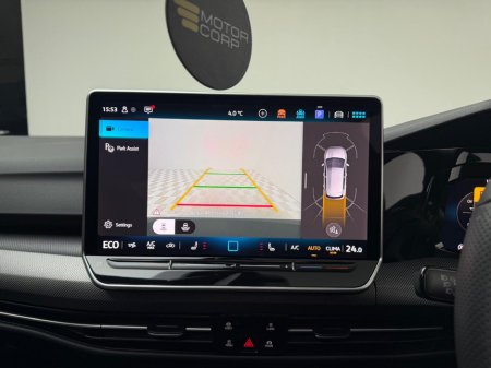 2025 Volkswagen Golf GTE 1.5 PHEV 272HP DSG *PAN ROOF* €47,990 thumbnail