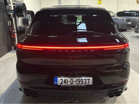 2024 Porsche Cayenne 3.0 V6 E-HYBRID MEGA  SPEC €109,950 thumbnail