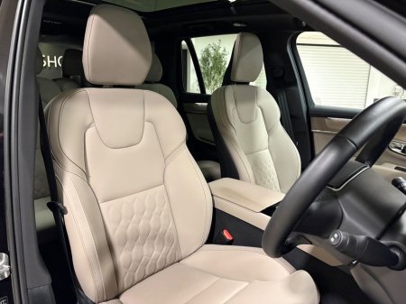 2025 Volvo XC90 T8 PLUS AWD 7-SEATER=BLONDE LEATHER//PAN ROOF//AS NEW=2 YEAR WARRANTY=TAILORED FINANCE PACKAGES INCL PCP AVAILABLE=TRADE IN'S WELCOME €81,995 thumbnail