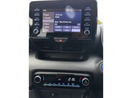 2022 Toyota Yaris 1.5 Hybrid 5Dr Luna €16,000 thumbnail