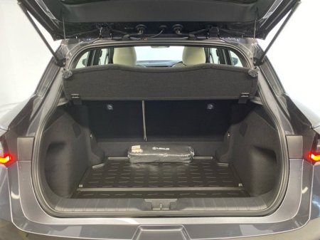 2025 Lexus LBX Elegant €39,950 thumbnail