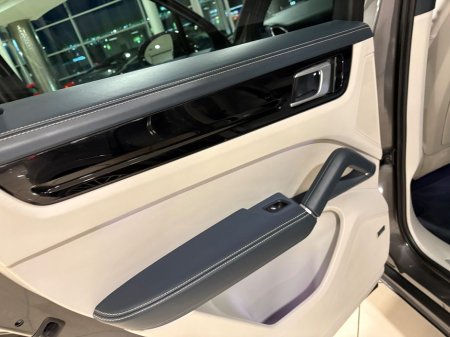 2020 Porsche Cayenne 3.0 V6 E-HYBRID=HUGE SPEC//PAN ROOF//201 D REG=TAILORED FINANCE PACKAGES INCL PCP AVAILABLE=TRADE IN'S WELCOME €59,995 thumbnail