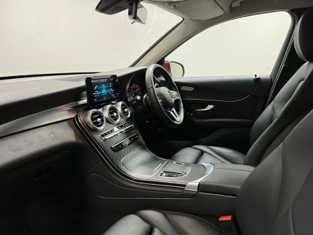 2022 Mercedes-Benz GLC Class 220d 4Matic - Reversing Camera - Climate Control - Heated Seats - Auto Lights/Wipers - €55,950 or €56,900 with Supagard Vehicle Protection & GAP Insurance €53,950 thumbnail