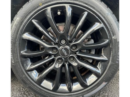 2017 MINI Clubman 1.5 COOPER 136 BHP LOW KM SAT NAV €12,950 thumbnail