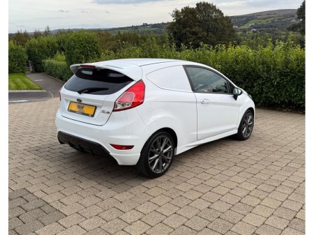 2017 Ford Fiesta 1.5tdci Sport €9,995