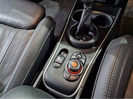 2021 MINI Countryman SE ALL4 EXCLUSIVE (PLUG IN HYBRID) AUTOMATIC **ONE OWNER / HUGE SPEC / APPLE CARPLAY / CRUISE CONTROL / FULL BLACK LEATHER / HEATED FRONT SEATS / REVERSE CAMERA / REAR TINTED GLASS / SAT NAV** €27,900 thumbnail