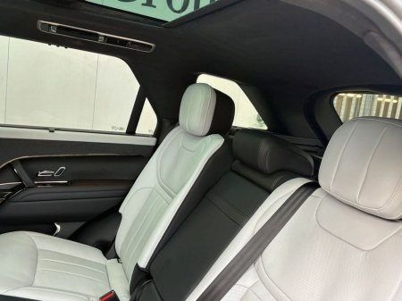 2025 Land Rover Range Rover Sport AUTOBIOGRAPHY €139,888 thumbnail