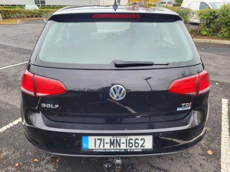 2017 Volkswagen Golf  €11,999