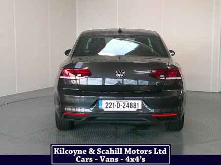 2022 Volkswagen Passat BUSINESS 2.0 TDI MANUAL 6SPEED FWD 150 4DR €27,900 thumbnail