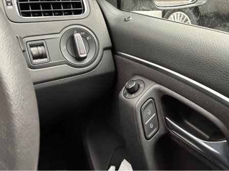 2017 Volkswagen Polo 1.2i TSI Petrol Automatic Trendline €14,500 thumbnail