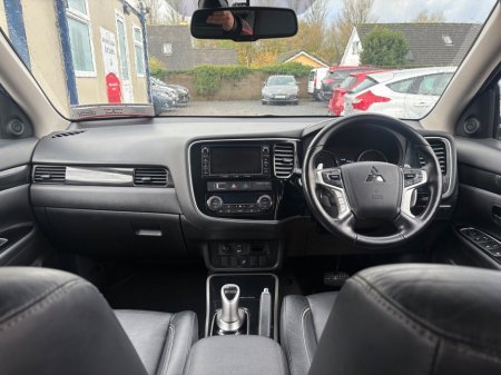 2016 Mitsubishi Outlander PHEV 2.0L MIVEC 4WD 5-Seater Instyle €12,995 thumbnail