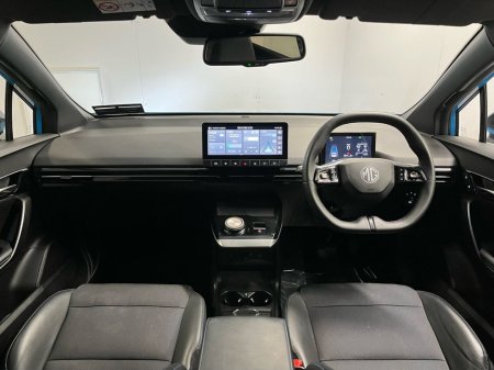 2023 MG 4 Trophy 64kWh Long Range 203PS - Reversing Camera - Sat Nav - Climate Control - Heated Seats - Keyless Start - Apple CarPlay/Android Auto €21,650 thumbnail