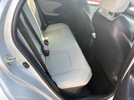 2022 Toyota Yaris 1.5 Hybrid 5Dr Platinum €21,995 thumbnail