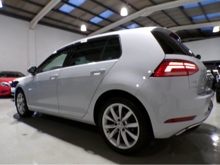 2018 Volkswagen Golf *2018*14,000 MILES*AUTO*VW GOLF MARK 7.5*COLOUR CAMERA*SAT-NAV*APPLE-CARPLAY*ANDROID AUTO*UP-GRADED VW ALLOYS*XL MEDIA*FLAT-BOTTOM SPORT STEERING WHEEL WITH ADAPTIVE CRUISE CONTROL**RADAR ASSIST €18,900 thumbnail