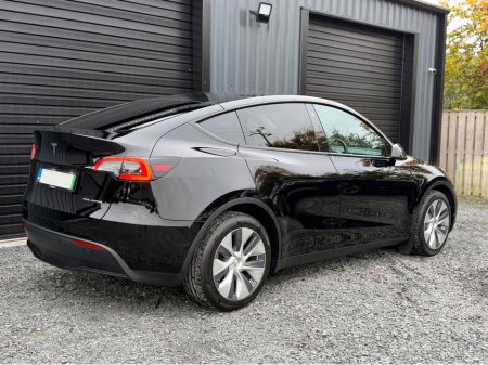 2023 Tesla Model Y MODEL Y LONG RANGE AWD €32,950 thumbnail