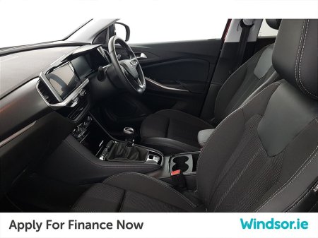 2024 Opel Grandland Elegance 1.2 130 bhp 6 speed Petrol €31,995