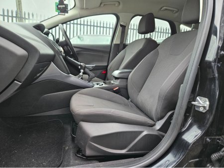 2014 Ford Focus TITANIUM 1.6 TDCI 115PS 4 2014MY €8,450 thumbnail