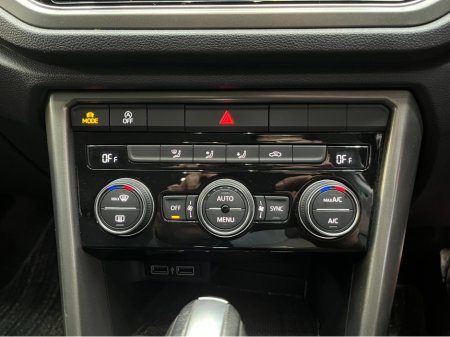 2020 Volkswagen T-Roc €22950! 2020 VOLKSWAGEN T-ROC 2.0 AUTOMATIC / CRUISE CONTROL / REVERSE CAMERA €22,950 thumbnail