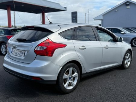2015 Ford Focus 1.6 TDCI ZETEC NAVIGATOR 115PS 5DR €8,500