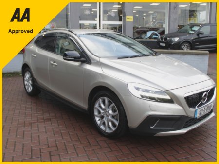 2018 Volvo V40 Cross Country 2.0D4 CROSS COUNTRY EDITION 5DR HATCHBACK AUTO // STUNNING 1 OWNER CAR IN MINT CONDITION // BUY WITH CONFIDENCE AA AND SIMI APPROVED DEALER 2025 // FINANCE ARRANGED // ALL TRADE INS WELCOME //